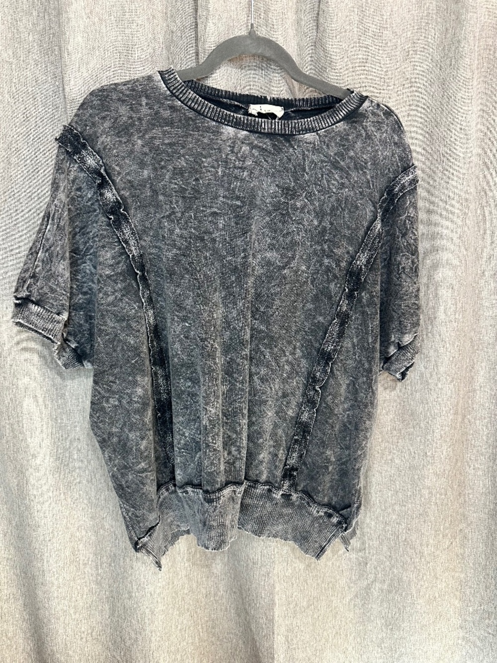 J.Her Mineral Wash Exposed Seam Distressed Top Black Small